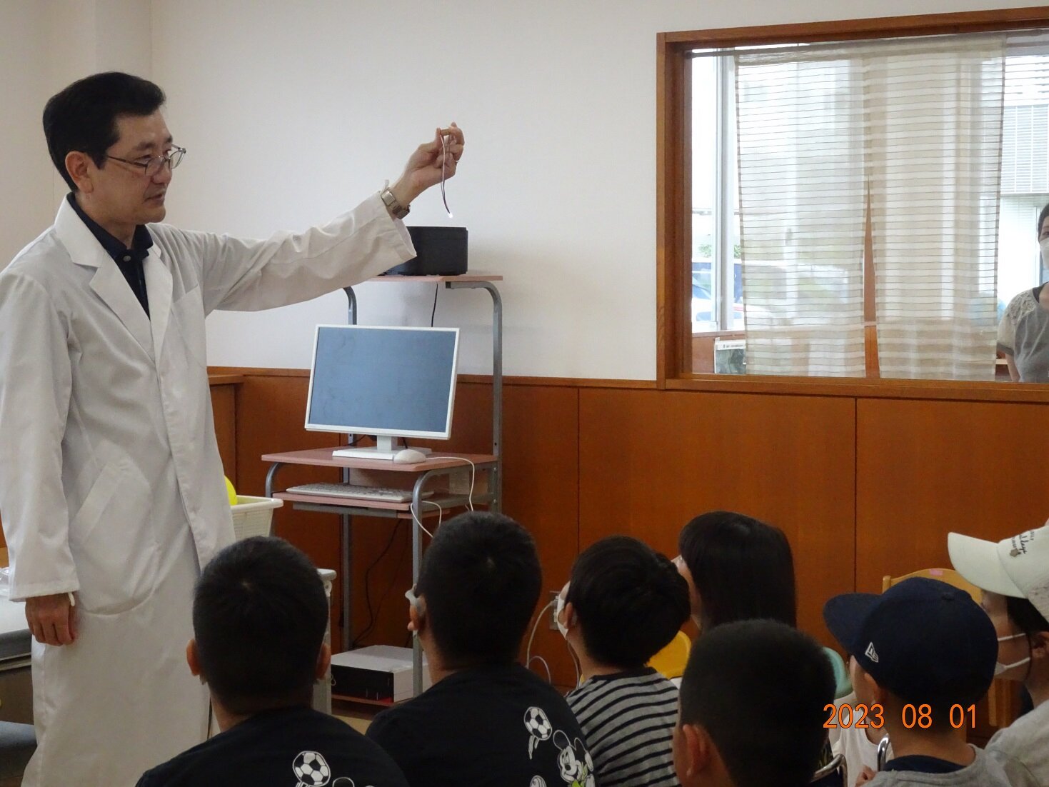 真備児童館で科学体験実験を実施