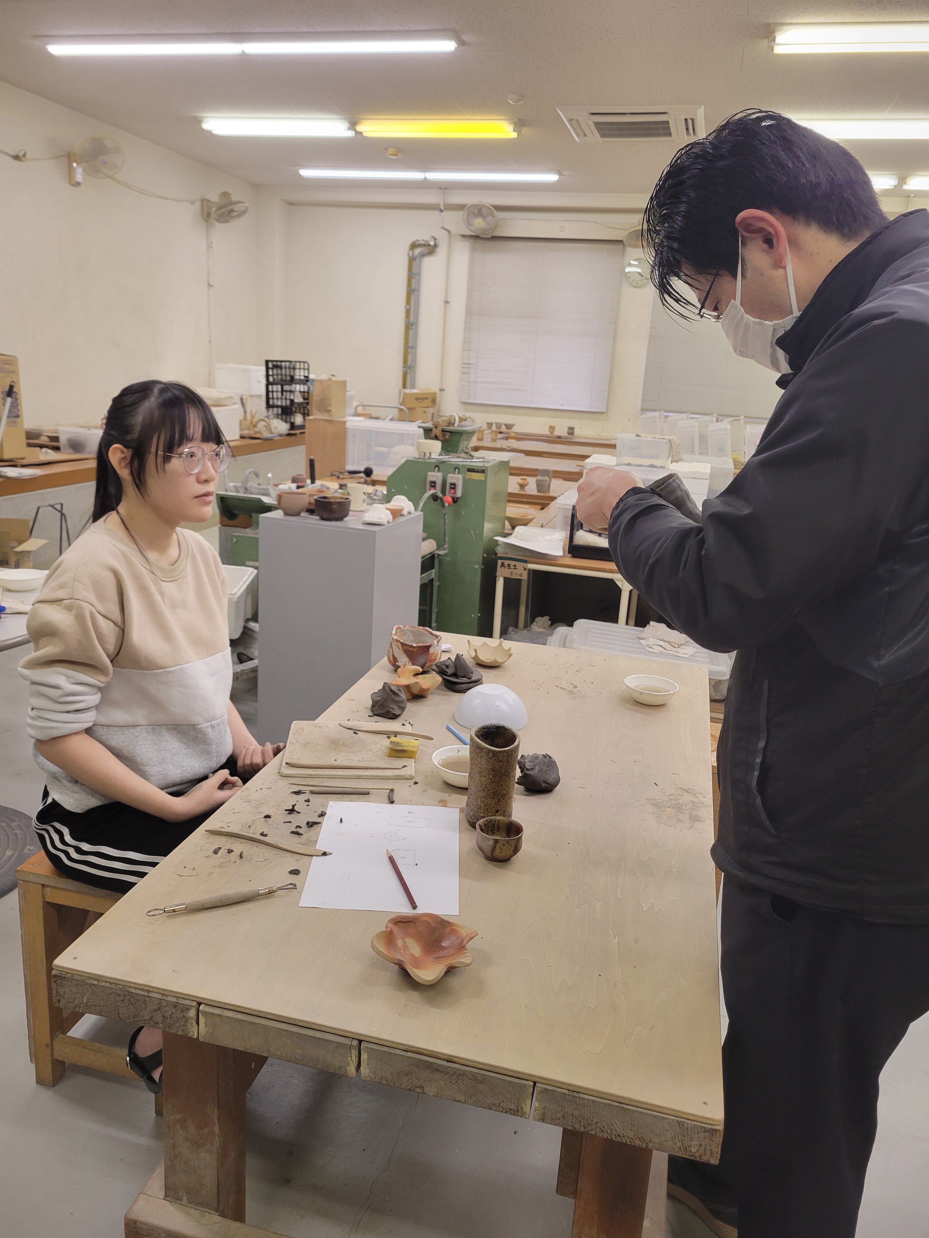 台湾留学生等と楽しむ陶芸体験